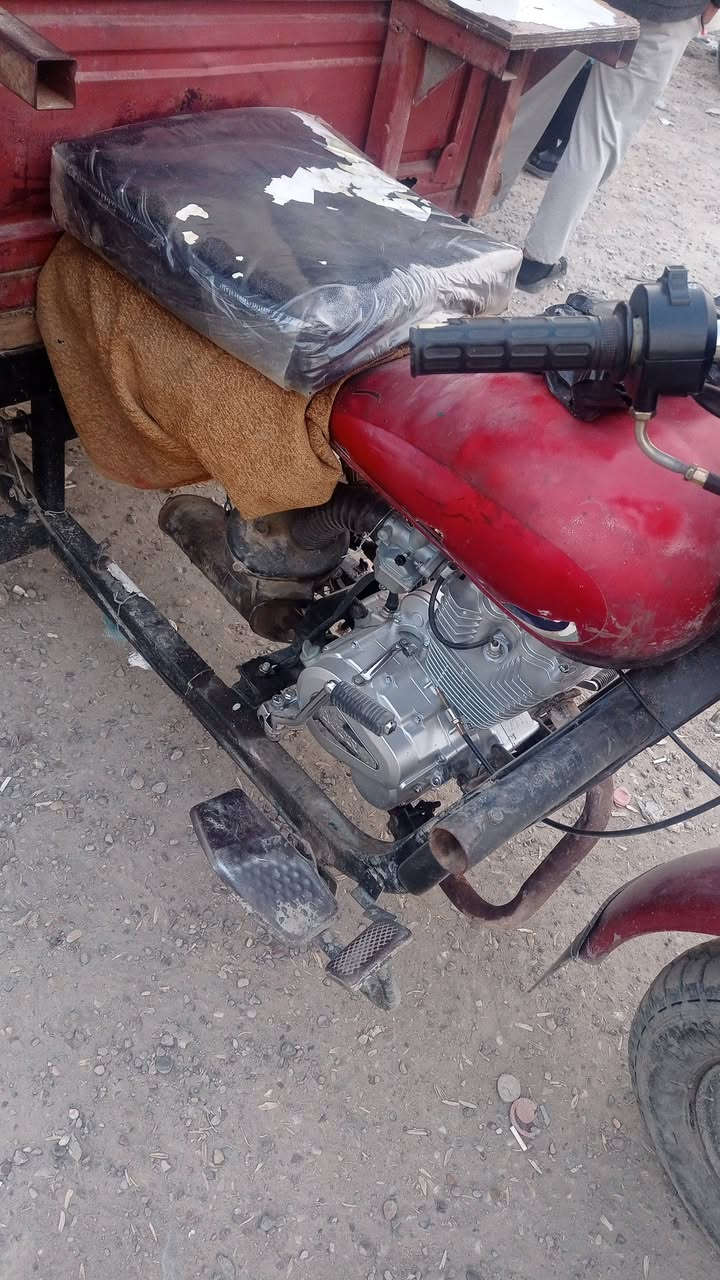 سلام عليكم ستوتة موديل 2015 مكينة بل جيس صار 3تيام من شادهة تايراتهة نضيفة بديهة كلش نضيف ستوتة خير من اللة مال شغل اوراقهة كاملة اصولية  مليون وربع وبيهة مجال العنوان بغداد  
*********** بس هاذة كلوب لكدام جيب كلوب وشدة ضفيرتهة كلهة شغالة جديدة
