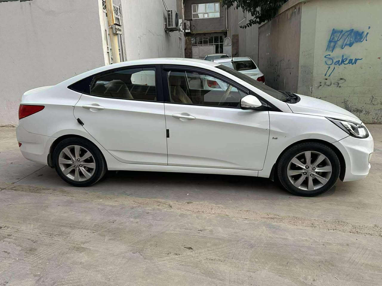 ئەکسنت ٢٠١٢ رەقەم و سەنەوی تازەیە و هیچی پێوە نیە نە سارد و نە تەعدیل و نە بۆیاخ ١١٢ ورقە *********** كركوك, العراق
