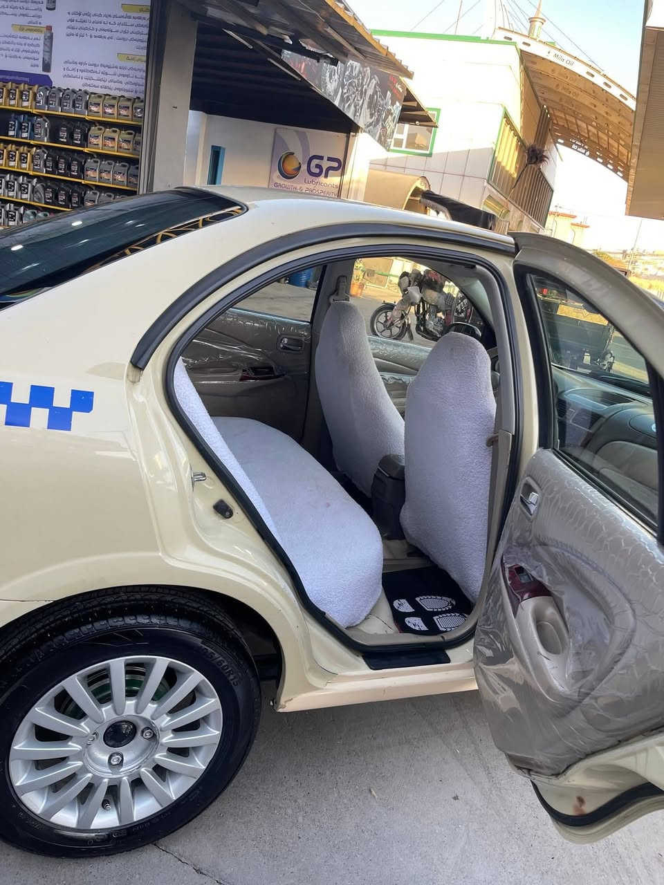 سەنی ۲۰۱۰زۆر جوان و پاکە یەک چەمەلوغی لای سایەقی بۆیاغە تا 2028 تازەیە
سعر 118 
0771 990 28 50
