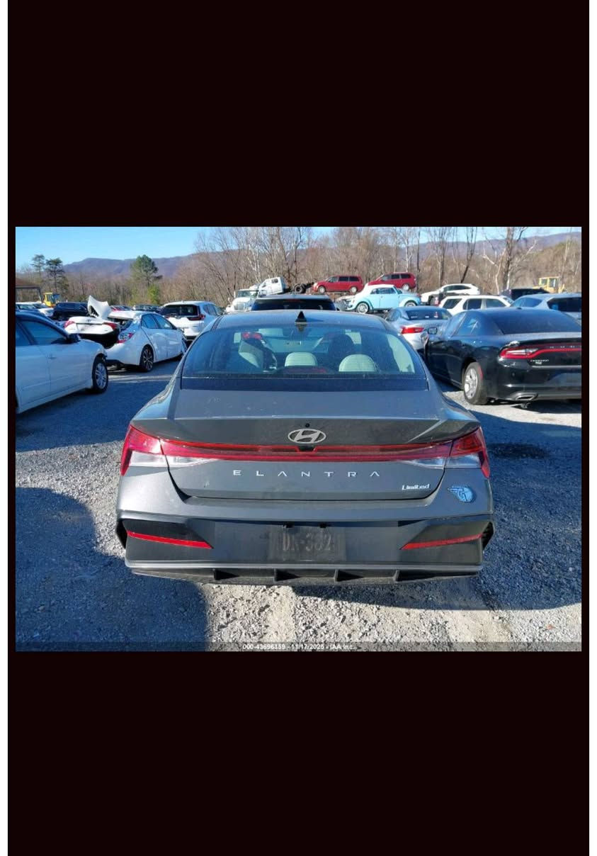 يا الله البيع هيونداي النتر موديل 2025 المتدد فول موصفات
محرك 2000دوش بصمتين ماشيه تسعه الاف 
-4كامرات 
- كامرات 360 دواره
- داخل ابيض ملكي 👑
- جلد بل كامل كشن كهرباء
-بصمة ابواب 
-فتحه سقف 
-فول تحكمات ستيرن 
-تحديد مسار 
-اشار بلمري 
-نقط عمياه 
- لد وزنون 
-والكب كروب حجم 17
-  فول رادار امامي رادار خلفي رادار جانبي 
-قيادة ذاتية
-كشنات تدفىه 
-بك لايت لد 
-لايت لد 
-مانع نزلاق 
شحن 🔋⚡ لاسلكي 
-مانع منحدرات  وبعد هواي موصفات 
سيارة بدون دواخل وبدون أي ايرباك 
حادث موضح بصورة دعاميه لغد شاصي مكفول
ملاحظة سيارة حاليا ب عمان الحرة تدخل بسم مشتري حرة او كتاب شهداء عنوان نقل شارع فلسطين قرب نادي تركمان شركة ناقل الفضي ***********
