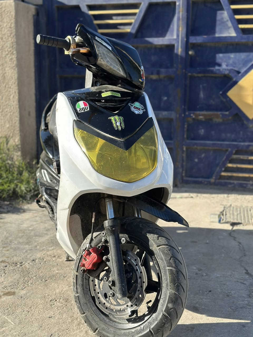 السلام عليكم اخوتي للمراوس فقطط ما ابيع 
سكنس فحل كابريتر تزويد 
الدراجه بيها تزويد بلادي من الخارج فقط مبدل بيها ولفات اصليه 
بيها كور تتي مارك اصلي حجره 67 
بوشه 66 تتي مارك شرط اصليه ع فحص 
روله 1000 تتي مارك 
كلجات رياضي خلفي توبو اصلي ولامامي فقط المروحه تجاري 
بيها صالنصه رياضي مال مكاين كبار صوتها رعبب 
راجز كوسو 5 صجمات 
سلف رياضي 6 فحمات يشغل سبعينات 
كابريتر جبير 4 براغي مال مطارح شرط ماكو صرف بانزين كله عادي 
الدراجه نكره بكل وقت شرط ومكينه ناعمه وقويه هاون دهن امزويل ع 10 ايام كهربائيات كلها شغال حته العداد الدراجه طستها وترايها كلش حلو تحب ترتيب خارجي بسيط ع ادامه كلجاتها فقط 
مكاني بغداد الدوره شعندك نزل بدون نطايحح 
شعدك نزل


**إذا كنت صاحب هذا الإعلان وتريد حذفه لأي سبب، رجاءا أرسل رسالة إلى الدعم الفني**