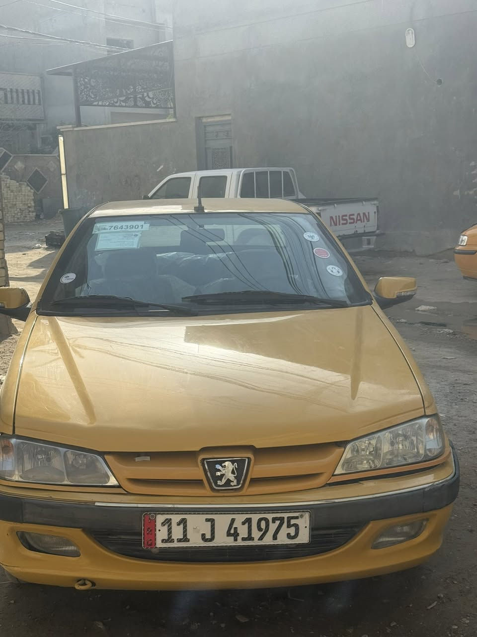 السلام عليكم 
للبيع بيجو بارس 2015 
بيها جاملغ امامي الأيمن مبدل اثر طخه بسيطه 
مكينه بيها خيط بخار 
كير مكفول 
تخم تاير جديد
رقم نكليزي هيىه وغرامات مصفره 
تحويل ثاني يوم 
السعر 39
استفسار ***********
