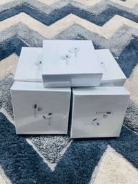 ايربود ابيض • بطارية ٥س+ • مكان كوت