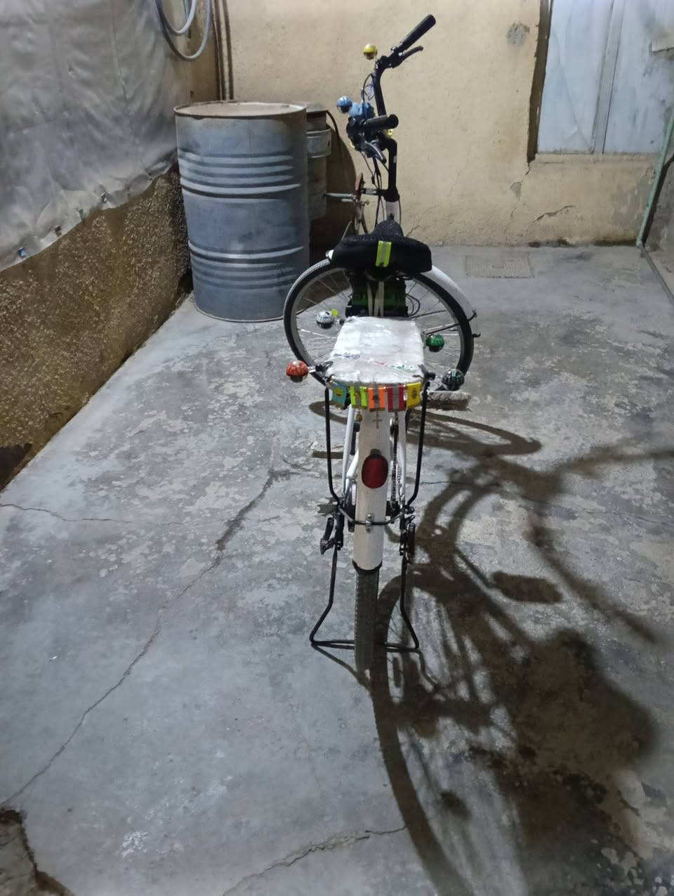 السلام عليكم سيكل حجم26 بايسكل باتري هورن نشرات جمبازه كامله لشه نظيفه كفاله شخط ما بيها السعر 125 وبمجال بسيط حك الجيه ***********
