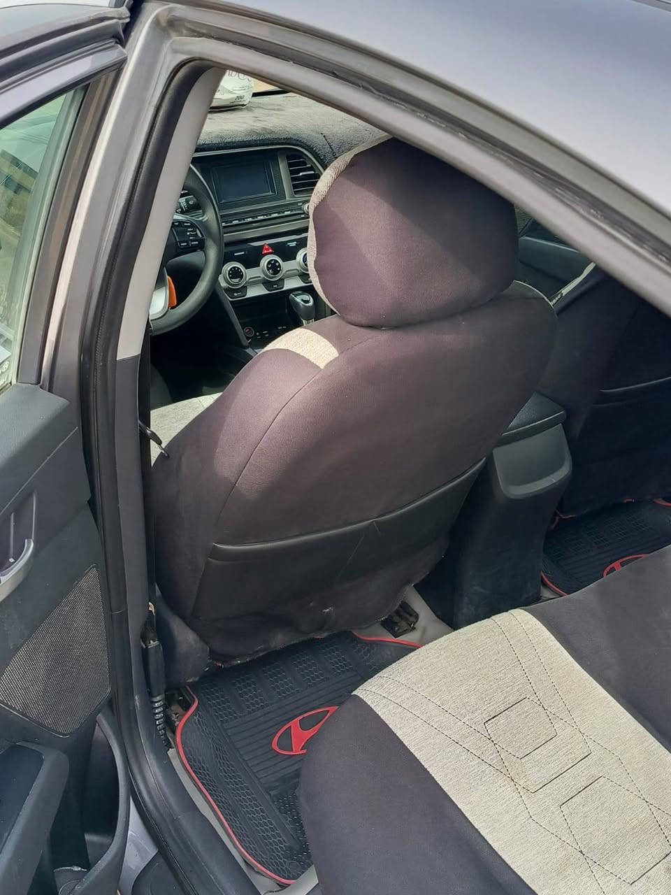 يا الله 
هونداي النترا 2019 
بدون ايرباك 
محرك :2000 دوش 
عداد مشي :95  الف ميل 
وارد :اميركا 
فئة :se.. سيارة داخلة كلين حادثة بالعراق جاملغ خلفي صبغ الباب ملاون سنوية بأسمي

عنوان : بابل قرب سيطرة الاثار
السعر :141
استفسار :***********
