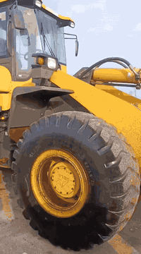 السلام عليكم للبيع شفل صيني حجم 56 شركه درب البحار موديل 2015 مكينه جديده بمعنئ الكلمه المكان العماره للاستفسار اتصل علئ الرقم ***********
