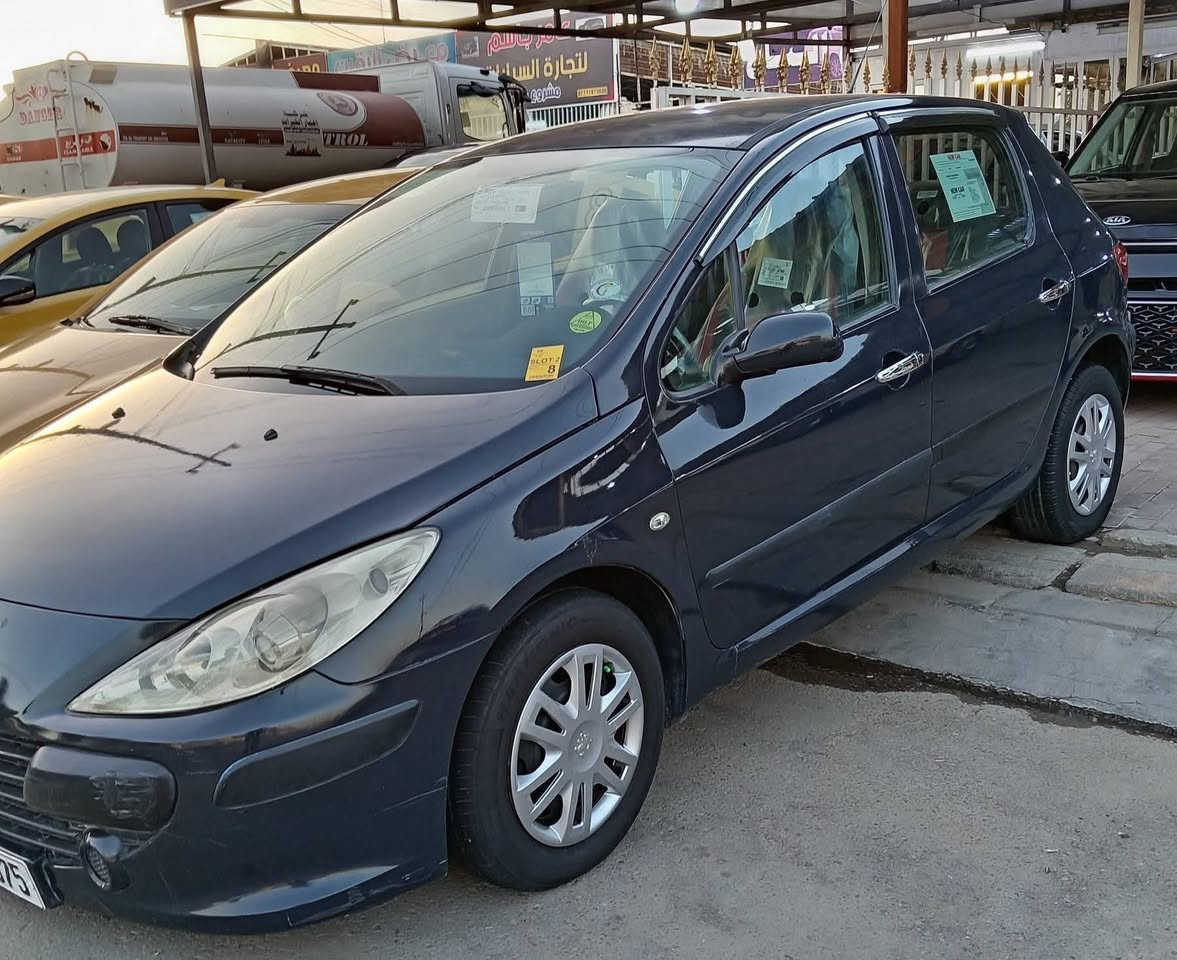 بيجو فرنسي موديل 2006 سياره جاهزة من كلشي كير محرك صدر تبريد مكفولات تخم تاير حته ثلاجه شغاله بيه صبغ حزام مكفوله من ضربه جماليه فقط بيه سونر ويه صور موجود سعر 55 بيه مجال قليل شراي يتصل مكاني بغداد رقم ***********
