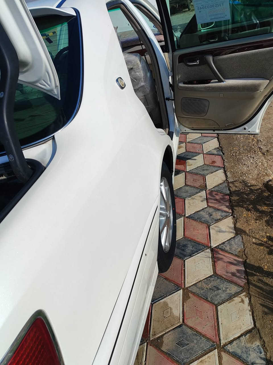 السلام عليكم 
للبيع ملكه موديل 2003 قرار 48شرط التحويل 
سنويه 28
مكفوله كص نقل جثه واصوليات 
موصفات 3دكم اصل كرستال 
مكينه ديفور الجبير 
تخم تاير ويل نجمه جديد 
كراسي كهرباء
برده خلفيه 
تبريد حداديه سياره جاهزه للاخير 
السعر 145وبيها ترهم مراوس 
العنوان بغداد بوابه العراق 
***********
