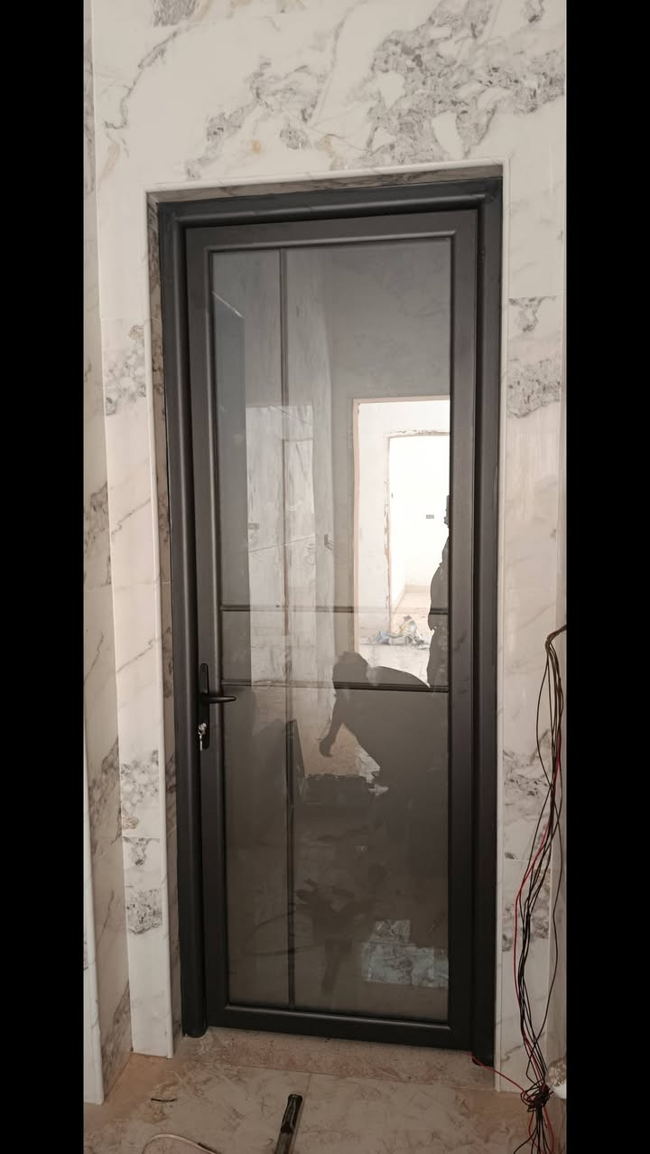 تم تثبيت الأبواب وشبابيك  لأحد الزبائن في الزهور 
مواصفات العمل: 
  أبواب ثقيل دبل جام.
القواطع: سراي تركي.
العنوان: السماوة الشرجي، خلف الكراج، الطوابق الجودة والثقة عنواننا.
معمل الألمنيوم أهل التسامح بإدارة حسين أبو محمد.
للتواصل عبر واتساب: ***********
