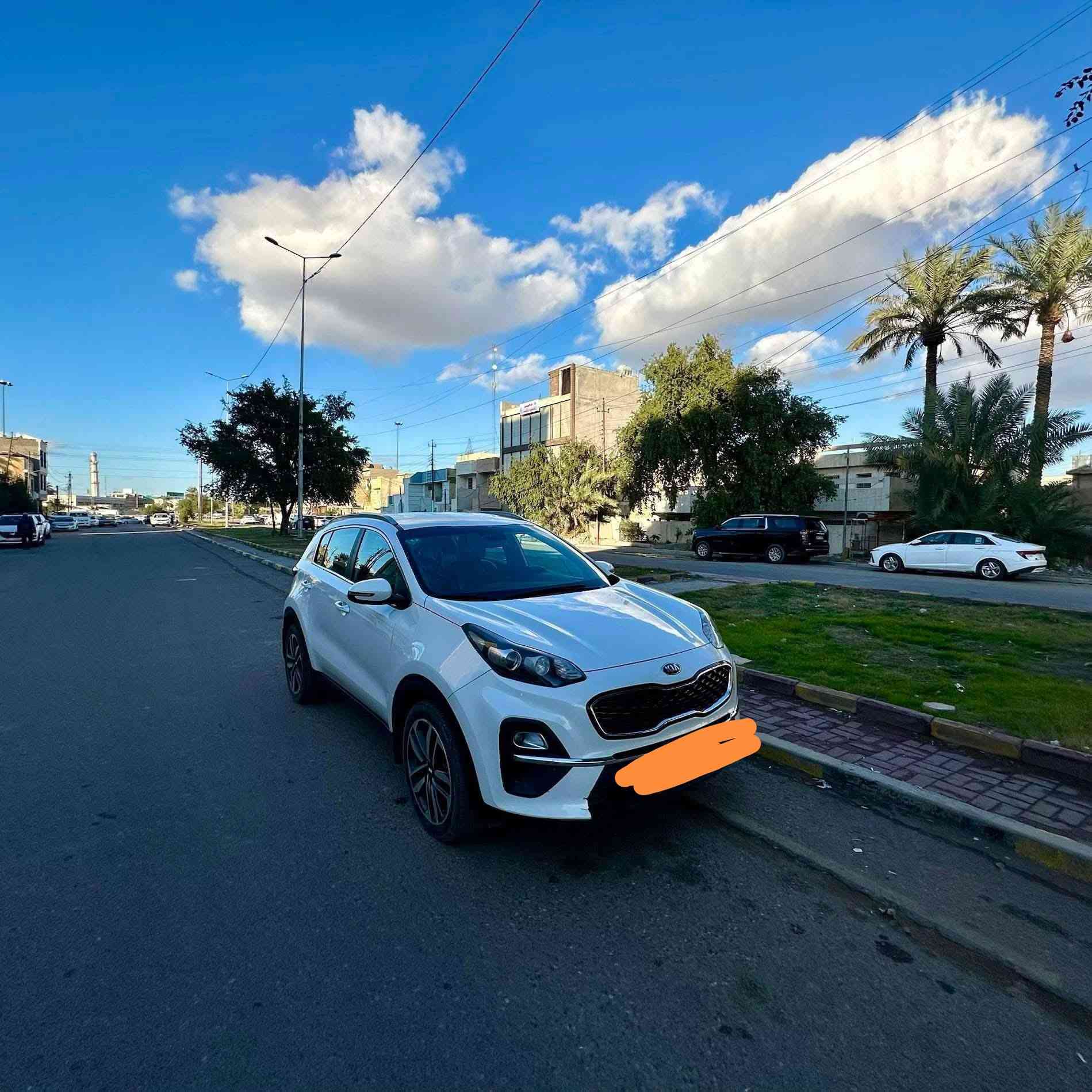 السلام عليكم كيا سبورتج خليجي موديل 2021  رقم بغداد انكليزي ماشيه ٩٣ مكفوله مواصفات عاديه كامره حساسات تحكمات جلد كامره دواره تبريد قطعتين السعر ٢٠٣ بيع *********** مكاني بغداد
