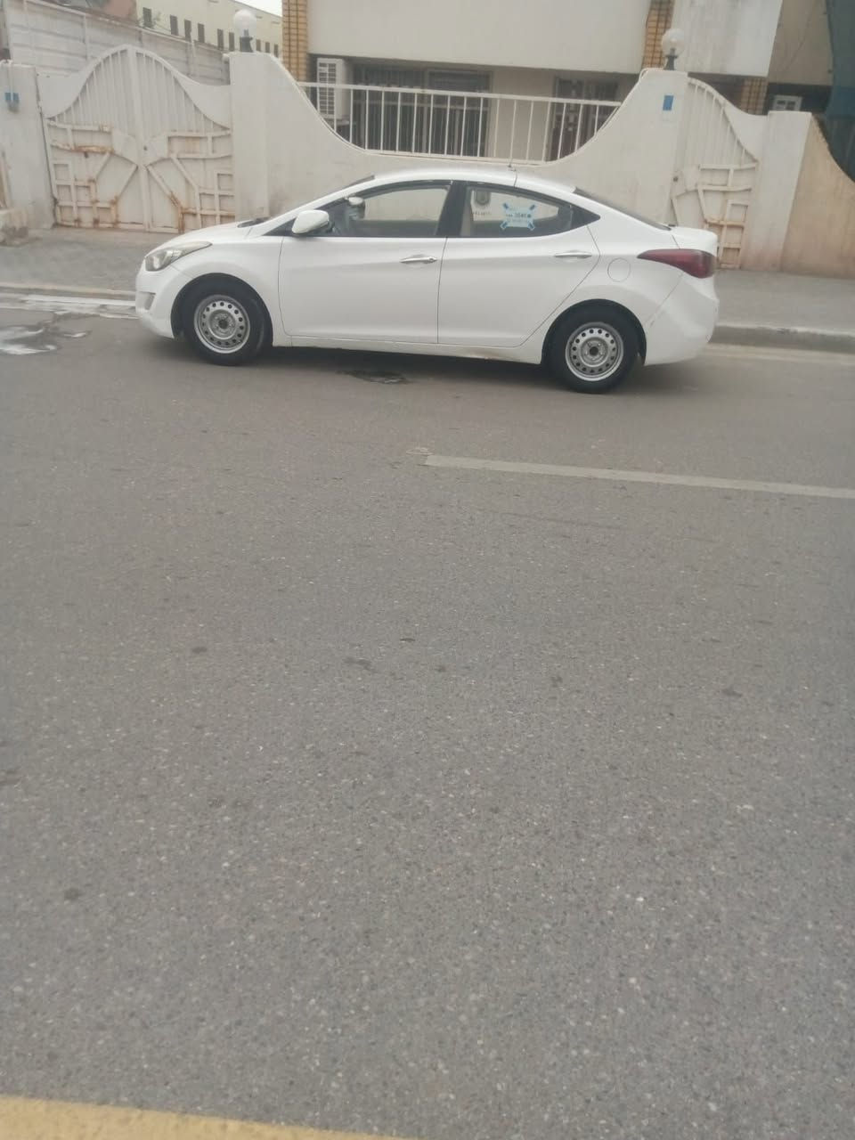 سلام عليكم النترا افانتي2014مكينه كير قبل 15يوم شادهن بلكارتون تبريد ثلج حداده حلوه سيارة خير من الله سيارة باسمي تحويل ثاني يوم سيارة جاهزه مناقصه شي سيارة بيه باب الوره جهه السايق بكوريه وبيه مكانات صبغ مكاني بصرة شط العرب الفيروزيه ***********السعر93وبيه مجال
