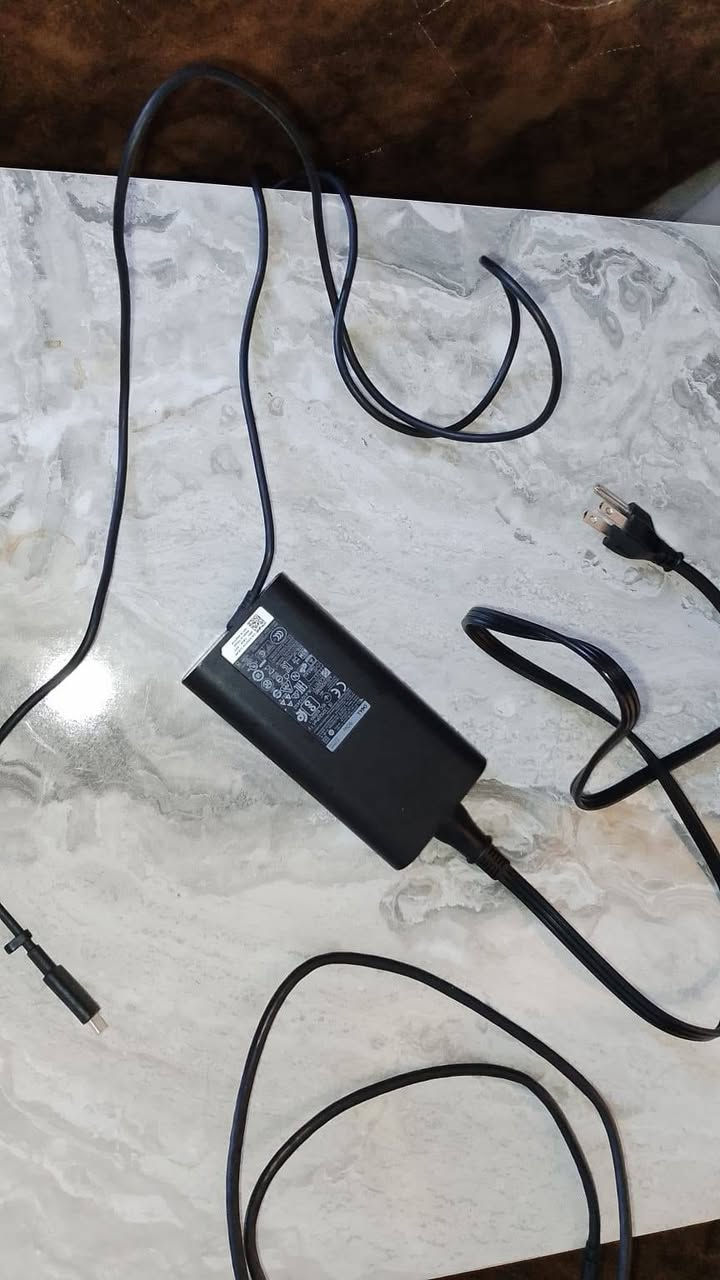 ماك بوك برو 
ci9 2019 برو 
RAM32
SSD512B
15.4
معا ملحقات مروحة وحقيبة 
الجهاز نضيف جدآ 
مالسعر 999الف وبي مجال 
***********
