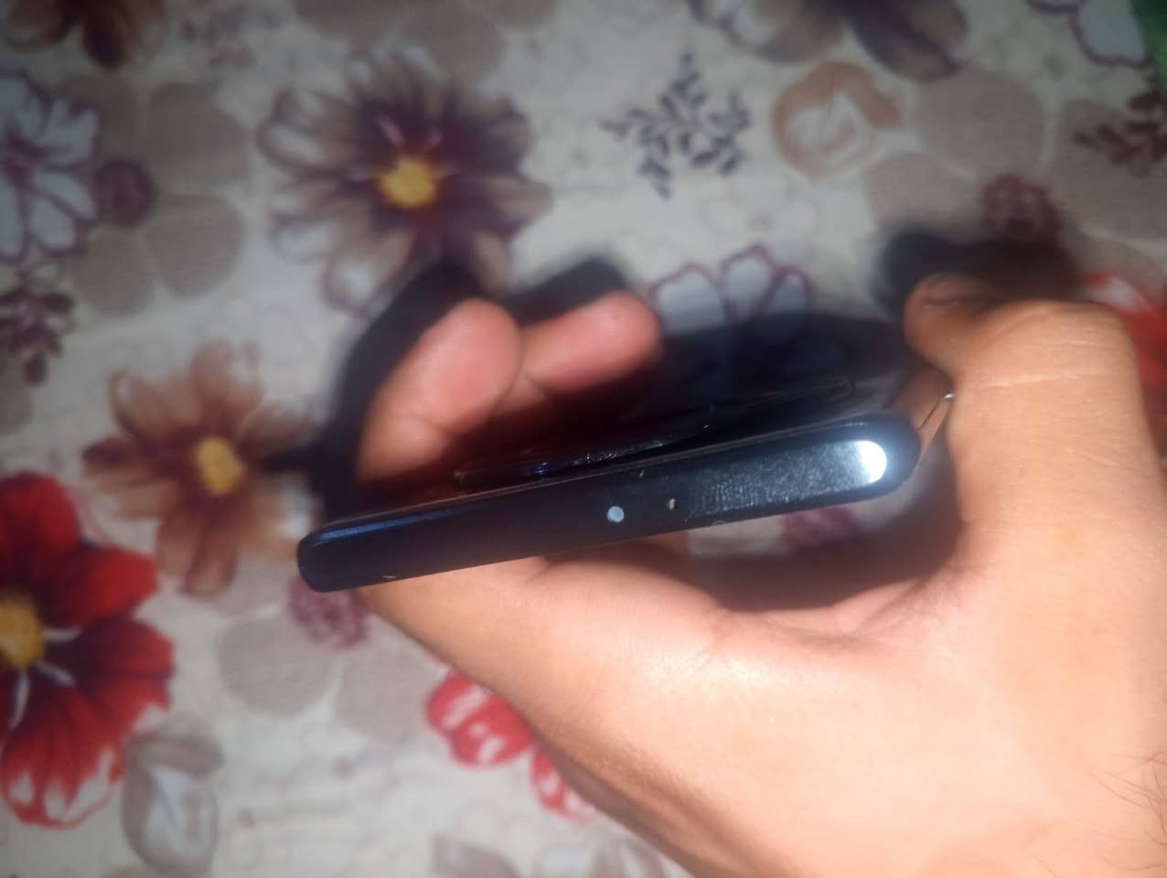 السلام عليكم هونر اكس 9a G5 ذاكرة 256 رام 16 جهاز مامفتوح ولا واصل مصلح بس بي هذا الفطر بالجامه مال كامرة يتصلح ومامأثر عل كامرا كامرات دمعه السعر 190 وبي مجال للشراي ويرهم مراوس  تواصل خاص او واتساب *********** مكان ايسر حي الكرامه
