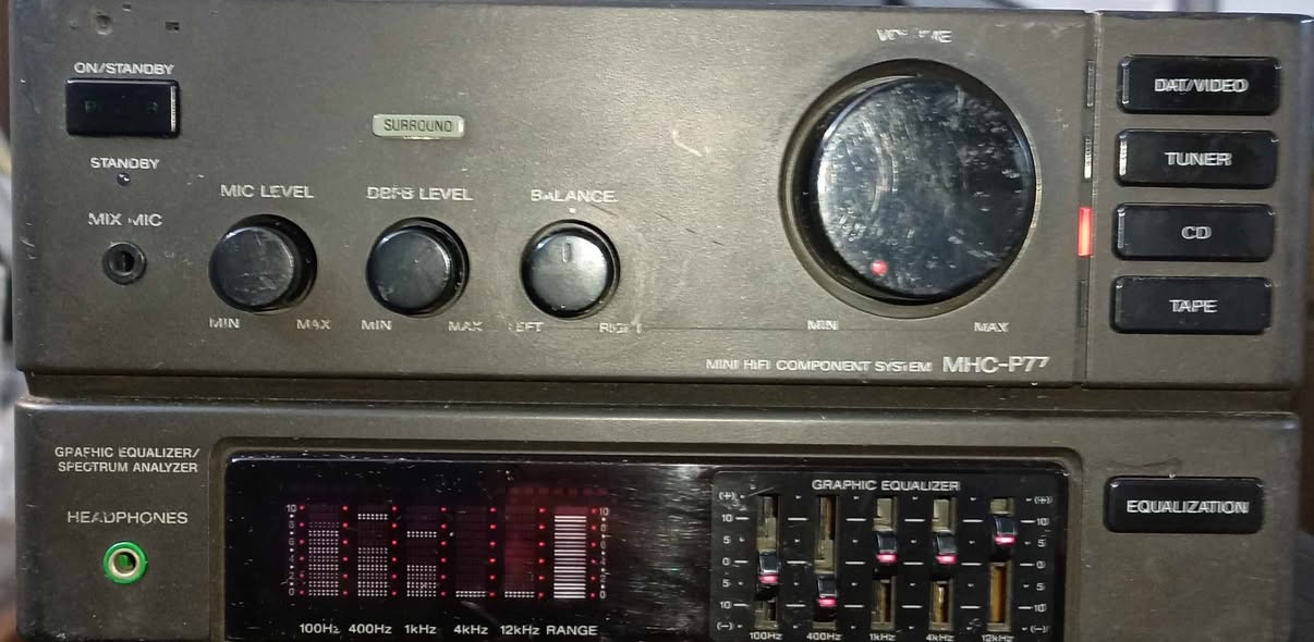 أمبلیفایر مارکةأصلیة Sony الیابانیة،مستعمل شغال بدون تصلیح،یشتغل بکهرباء 110V
2×75W out put السليمانية, العراق


**إذا كنت صاحب هذا الإعلان وتريد حذفه لأي سبب، رجاءا أرسل رسالة إلى الدعم الفني**