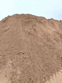 الطن اسمنت كوفه مقاوم +ازوزه رمل عادي 130 ألف واصل الباب بيتك 07885588...