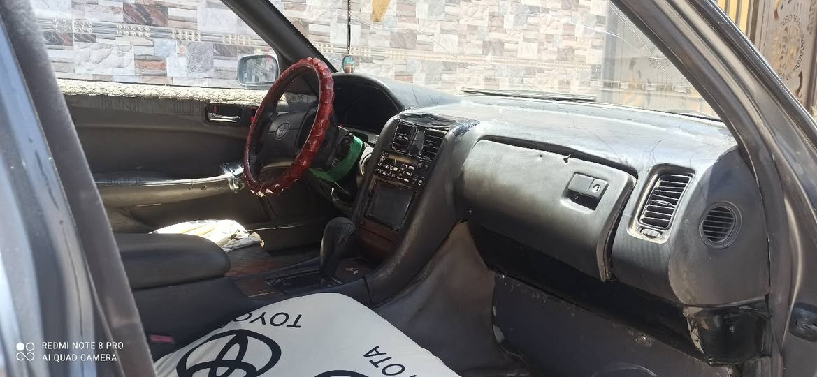 سياره لكزز موديل 96 السياره جاهزه مكينه كير تبريد حداديه 70بلميه  مكينه ثنين ونص السياره خير من الله مكاني نجف سعرها 50 بيها مجال قليل بيع ومراوس حسب القناعه 
***********

