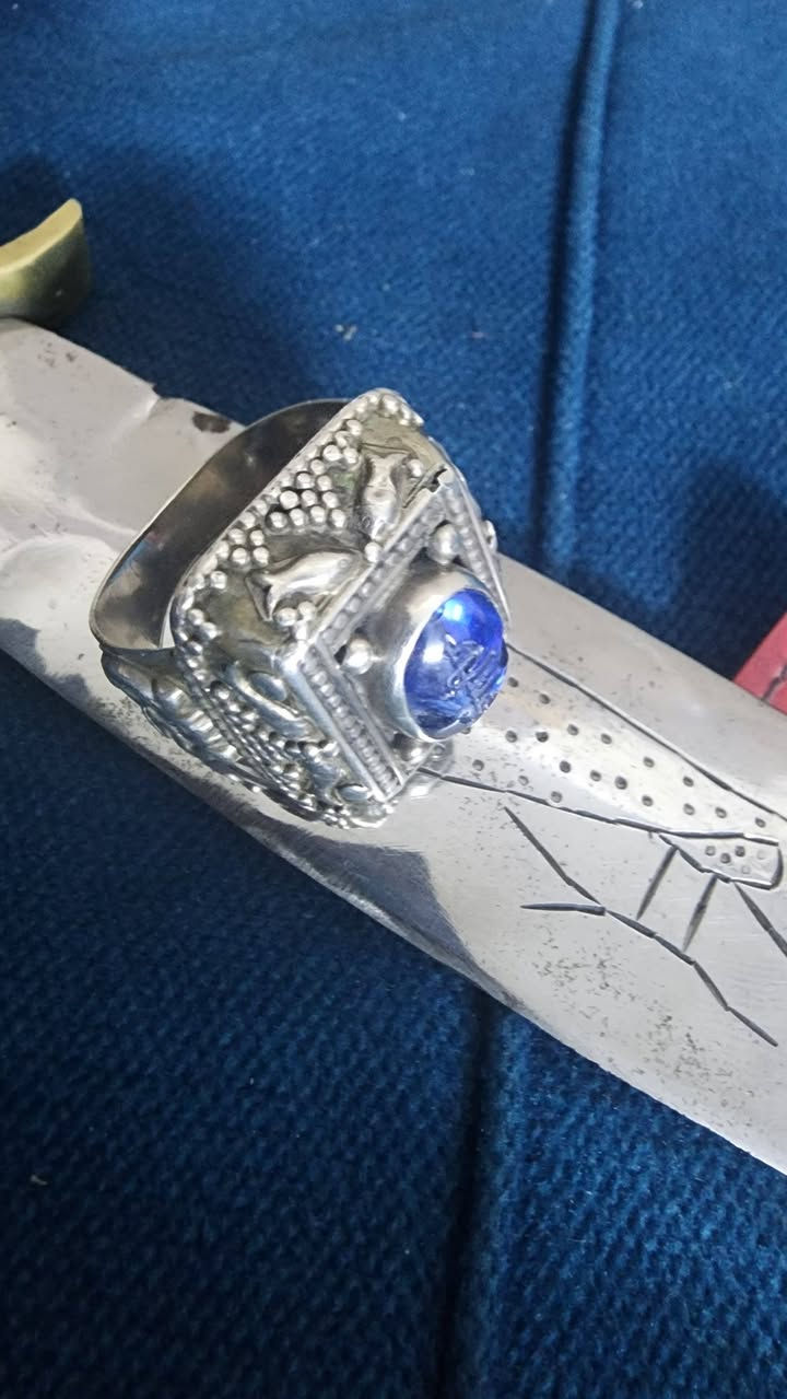 خاتم زفير الماني مرصود منقوش  هو الله    قديم 
200     وبي مجال


**إذا كنت صاحب هذا الإعلان وتريد حذفه لأي سبب، رجاءا أرسل رسالة إلى الدعم الفني**