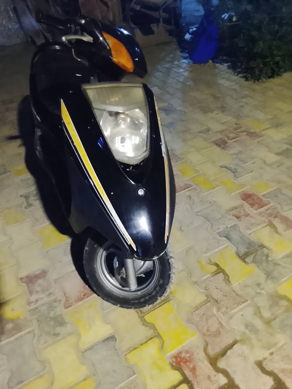 سلام عليكم دراجه بريز نضيفه كفراته كهرباياته كله شغاله مكينه شويه خشونه بيه بس لا تبخير ولا تنقيص سعر 300 عنوان الشعب ***********
