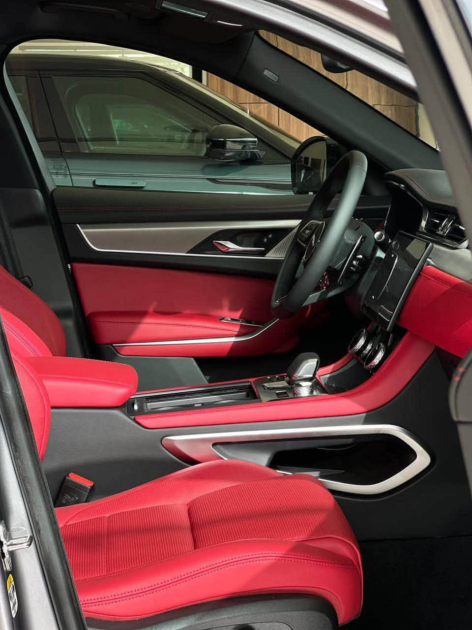 🎉🎉 عرض حصري على الجاكور f-pace  موديل 🎉٢٠٢٦
فئة R-Dynamic Se فول مواصفات

ضمان دولي ٥ سنوات او ١٦٠ الف كم 
صيانة مجانية ٥ سنوات او ٦٥ الف كم  

مع خدمات اخرى ما بعد البيع 🎁

لمعلومات اكثر يرجى الاتصال على الرقم التالي: 

***********
