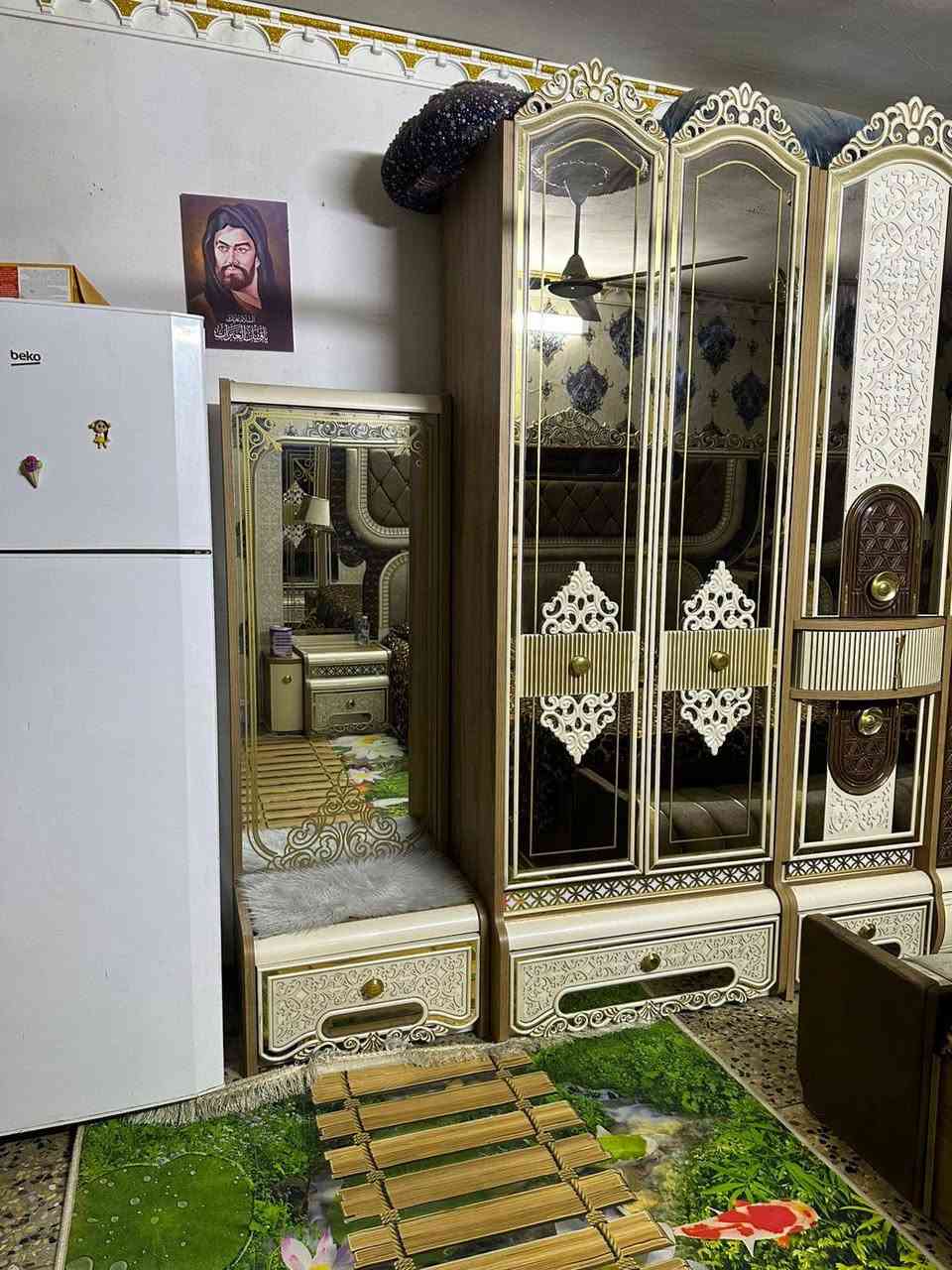 للبيع المكان مدينه الصدر للإستفسار ***********
