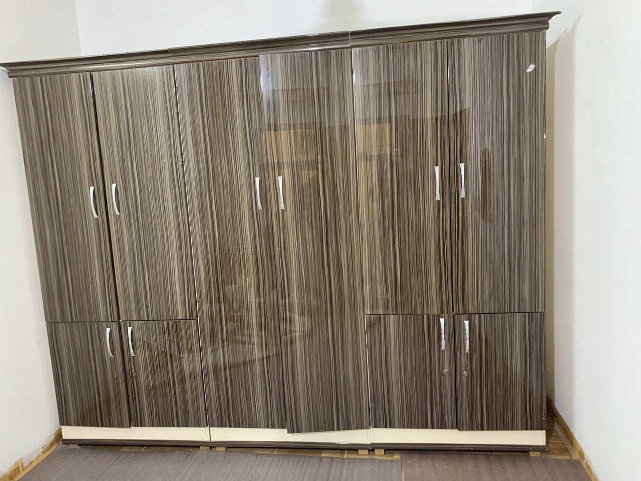 العنوان /  سرجنار شارع ابو سناء مجاور فندق برج الحياة بالضبط للاستفسار الاتصال
***********
 واتساب ***********
