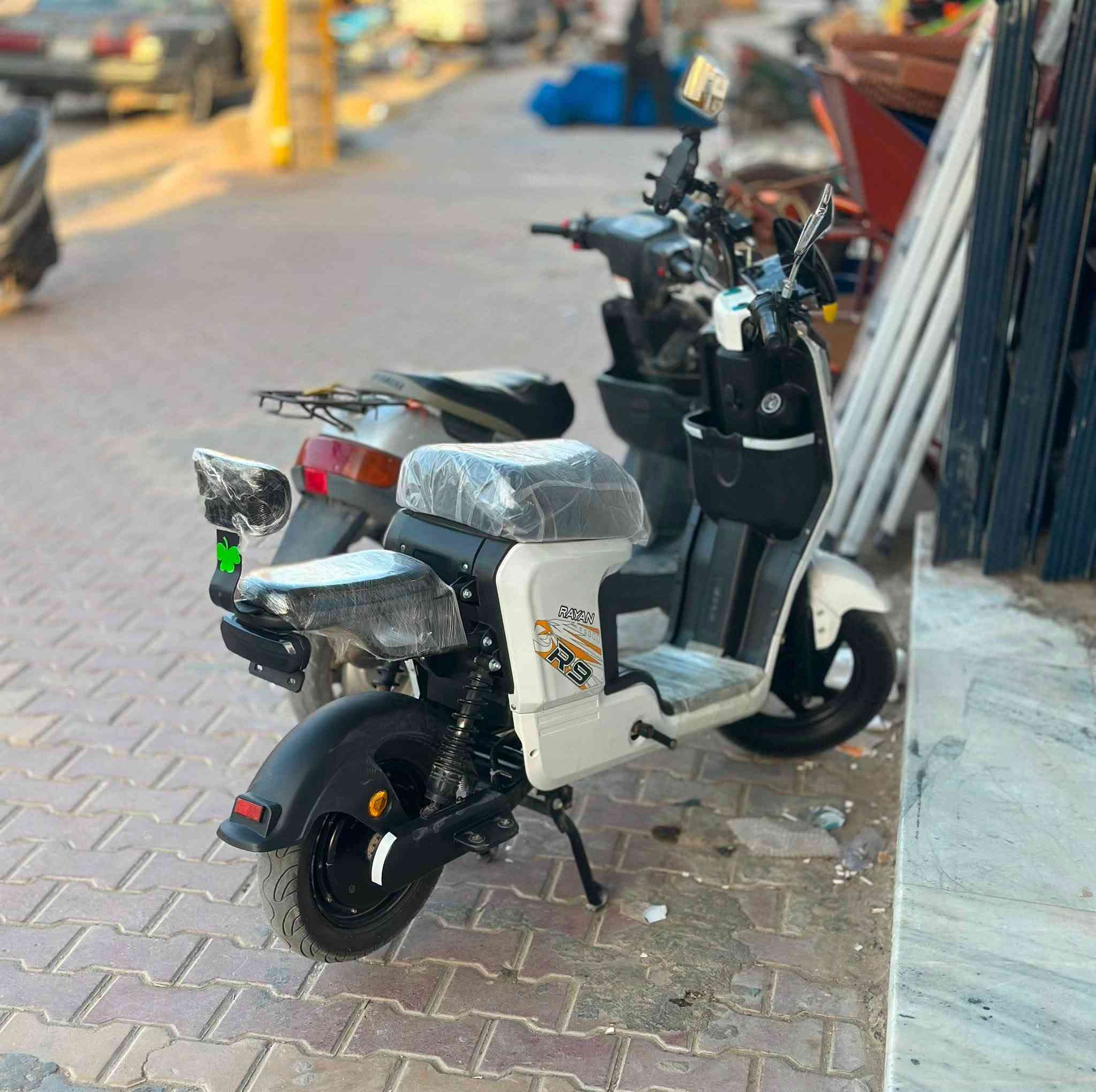 سلام عليكم دراجه R9 موديل 2025 جديده بطاريات جديده بعدهي بحيله  خمس بطاريات  3سرع  اريده مراوس بR11مكاني ناصريه مركز بصالحيه وتواصل ع هذا الرقم ***********
