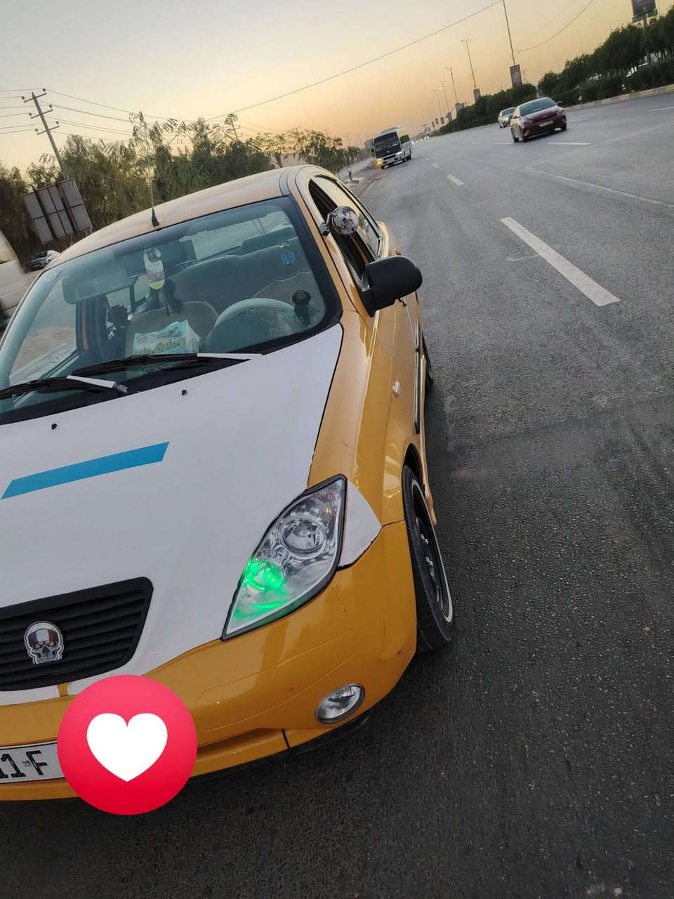 سلام عليكم طيبه للبيع سياره باسمي موديل 15 كير مكينه مكفولات سياره كلش حلوه متعوب عليها السعر 30 وبها مجال مكان كربلاء طويريج ***********
