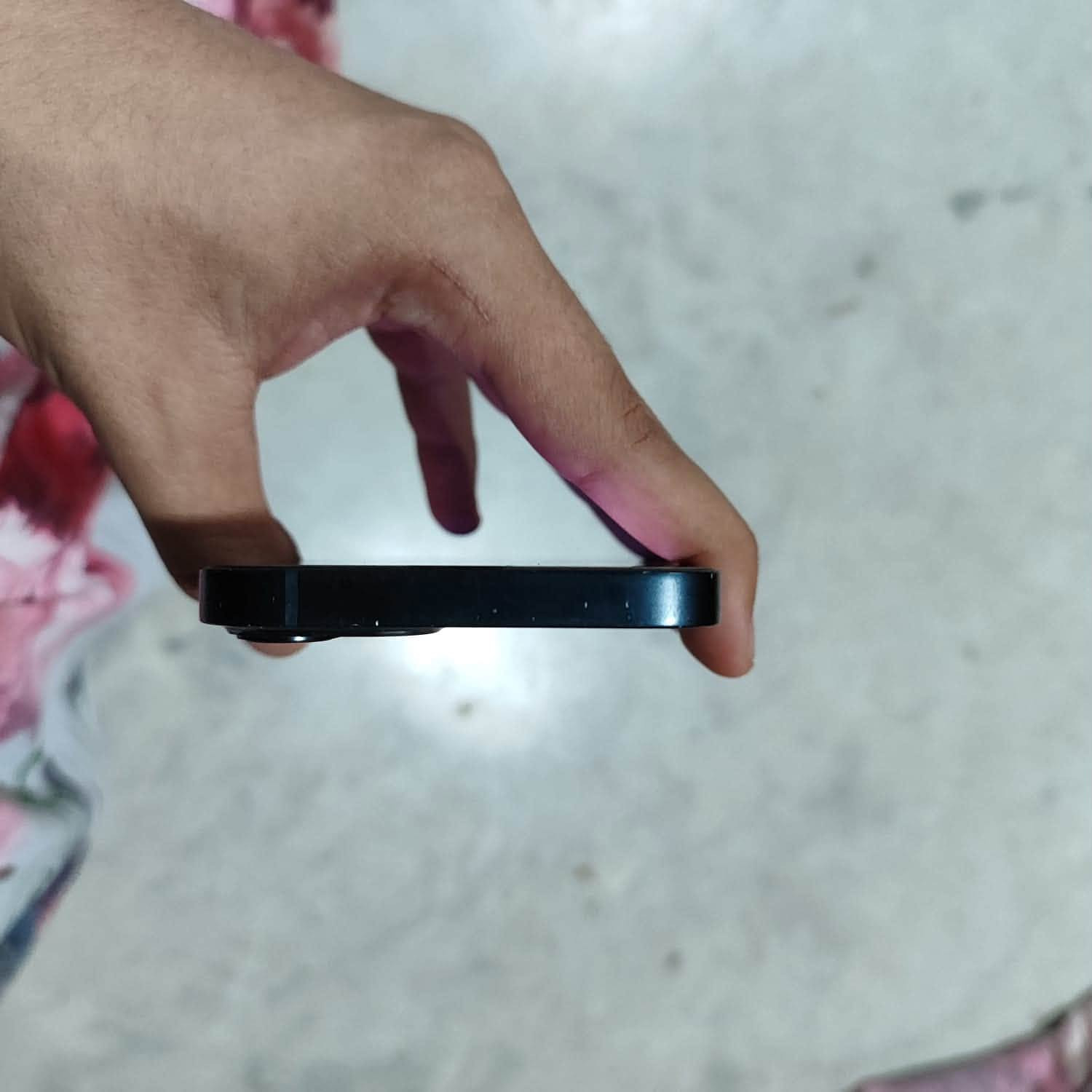 سلام عليكم تليفون آيفون 13عادي ذاكره 128 بطاريه 88
مبدل كلاس سعره 325 وذا اكو مراوس هم عادي ***********
