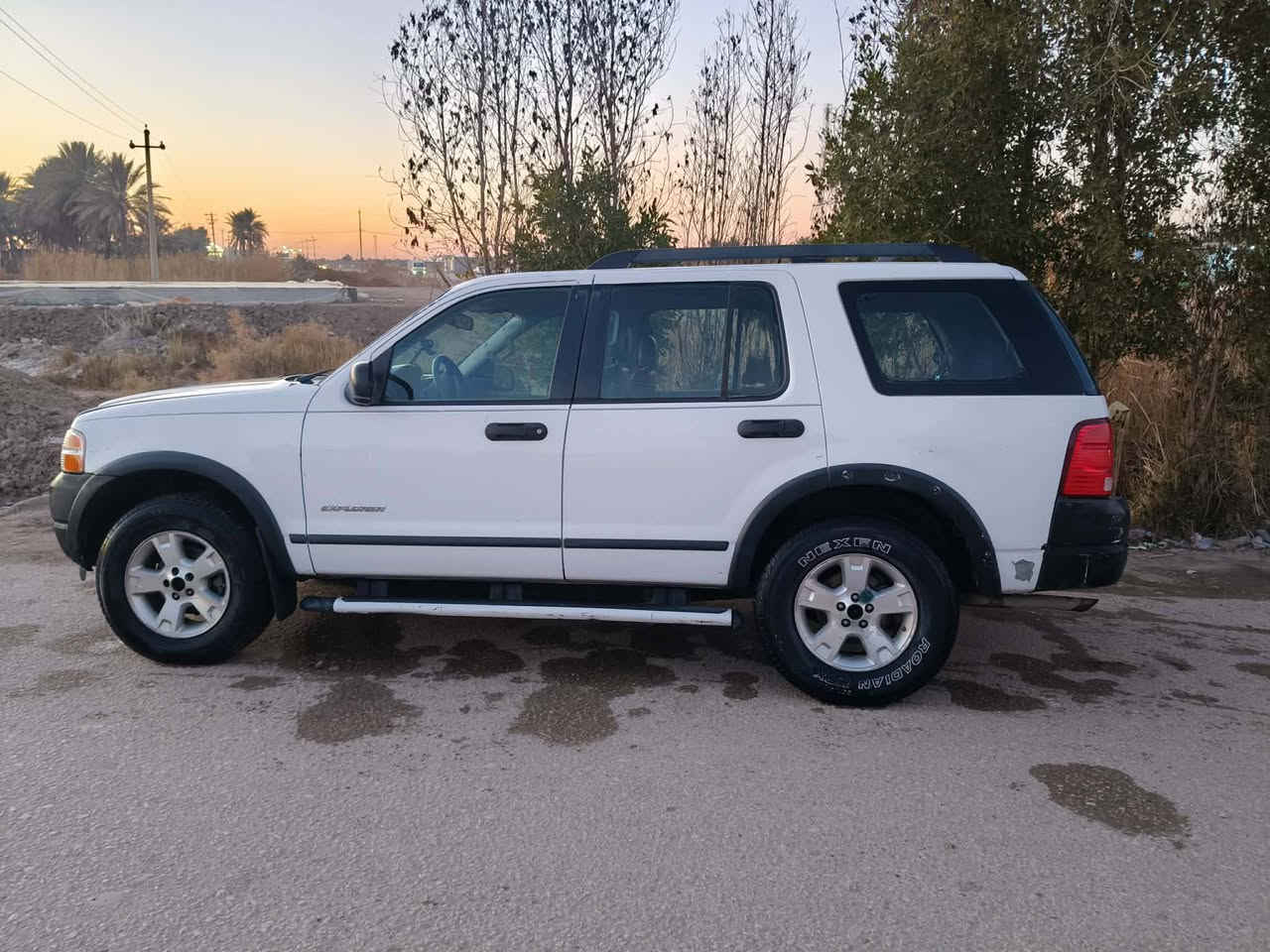 السلام عليكم فورد اكسبلورر للبيع موديل 2005 بسمي السياره كهربائيات كله شغاله تبريد  قطعتين هزه وسنوية جديده مكان السياره بابل ـ محاويل السعر 60وبيه مجال أتصل على الرقم وتدلل ***********
