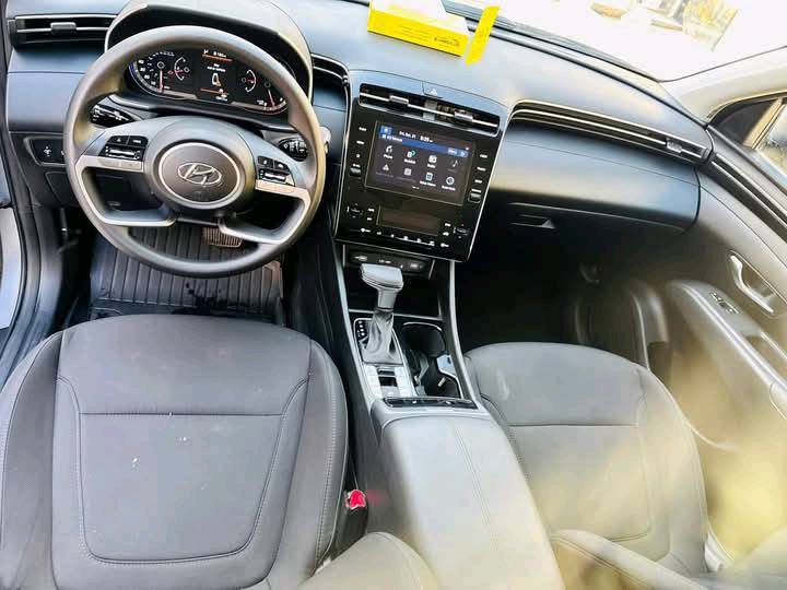 توسان  2022, وارد امريكي
اللون الخارجي :- سلفر 
  الداخلي :- اسود مخمل 
 حجم المحرك :- 2500  
 المواصفات الإضافية 
- شاشة كبيرة  - نظام صوتي فائق -كاميرا 360 درجهمع رادار جانبي - - هاند بريك كهربائي - وضعيات قيادة متعددة - 
 وباقي المواصفات المعروفة ….) 
 
الضرر :- رصعه بالجاملغ فقط مبينه بالصوره  دواخل  بدون يرباك
مكان السياره فلوجه  رقم سياره اربيل بسمي
***********
السعر 108 ووبيها مجال
