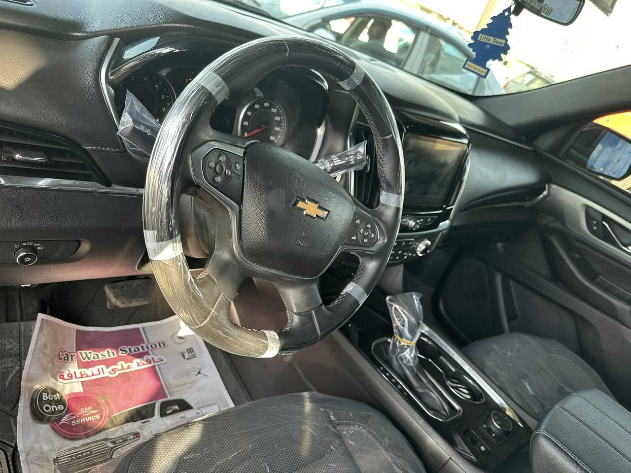 ترفس LT للبيع فقط
كشن منفصل 
صندوق كهرباء 
شاشه كبيره قاصه
سياره جديده بمعنى الكلام 
رقم بغداد مميز بأسمي
عنواني ميسان ***********
