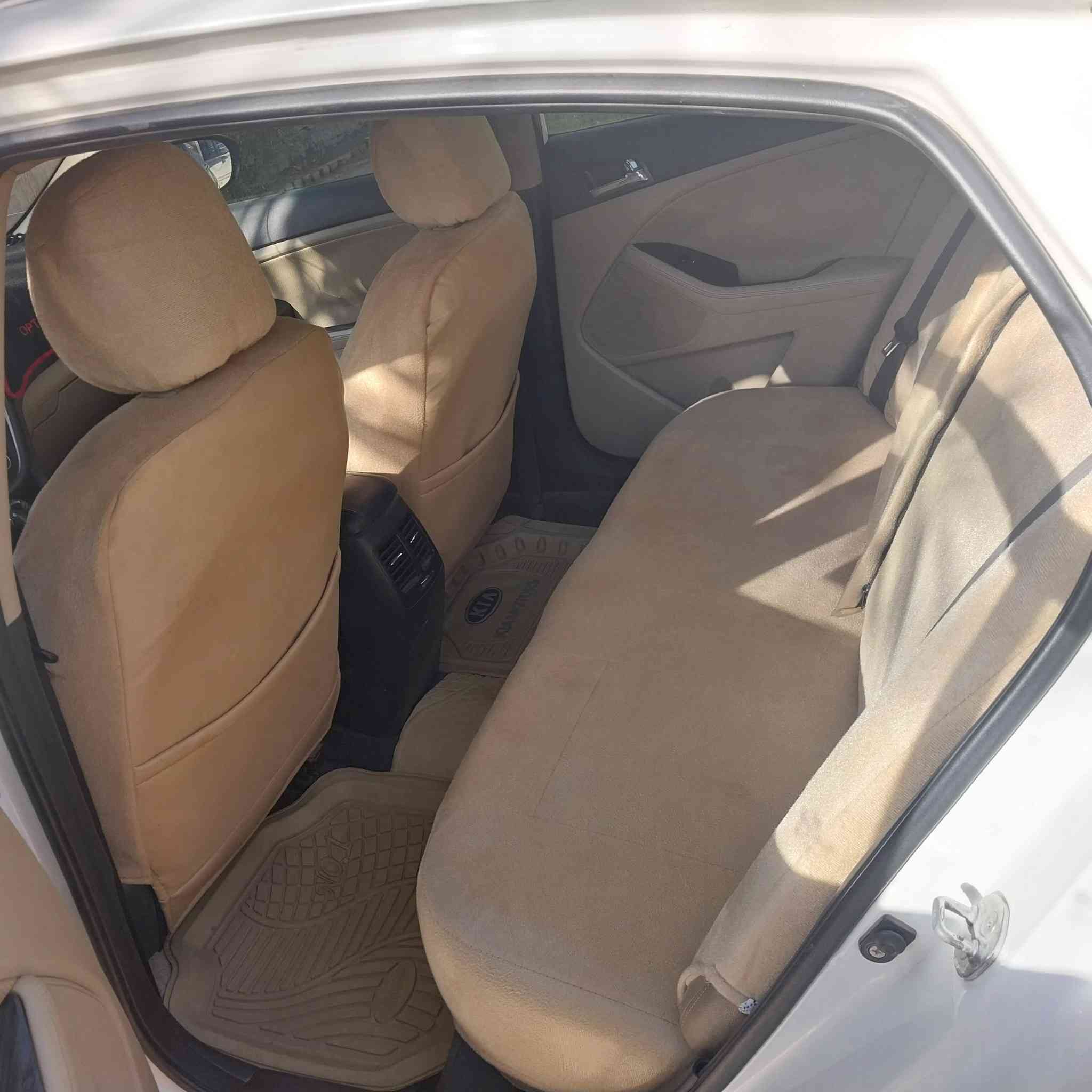 سلام عليكم من رخصه صاحب لكروب  ابتما لبيع موديل ١٣  خليجي ٢٤٠٠  رقم ديالى انكليزي بسمي بصمه موصفات حلوه موفول لخير مكفول من لتبديل سياره ابلاديه بيه بارد شي قليل  وبيه حافه لبنيد صبغ كل قليل  باقي مكفوله كير مكينه  مكانه ديالى  معروضه ١٣٥ بيه مجال  ***********
