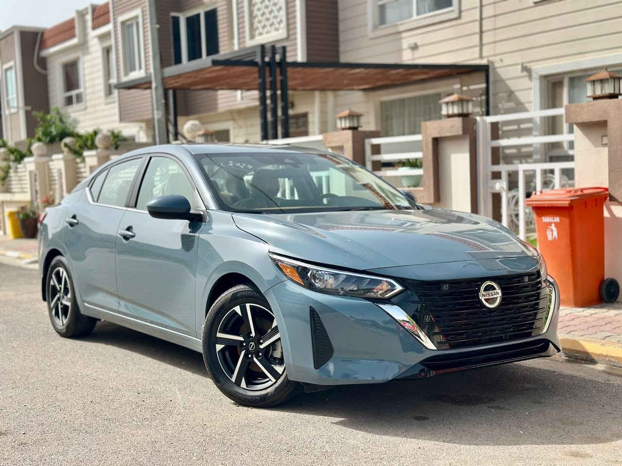 نيسان سنترا 2024 SV للبيع 
​✅ زيرو جديدة (16 كم) - فول مواصفات -
​🚘 التفاصيل والمواصفات الأساسية
.
​اللون: سمنتي مميز.
​المسافة المقطوعة: 16 كم فقط! (بحالة الزيرو).
​الحالة: ضربتها بسيطة (موضحة بالصور).
​الموقع: ديالى / بعقوبة.

​تأتي السيارة بمواصفات:
​حساسات أمامية وخلفية.
​نظام التوقف التلقائي (Automatic Braking).
​كروس (مثبت) لتحديد المسار.
​تنبيه ومنع الخروج عن المسار.
​🛋️ الرفاهية والراحة الداخلية
​مقاعد (كشنات) جلدية فاخرة.
​نظام تبريد وتدفئة كامل (فول).
​أشاير مدمجة في المرايا الجانبية.
​وجميع المواصفات الأخرى المعروفة لفئة SV.

لسيارة بدون إيرباك (لا ستيرن ولا بردة).قطعة وحدة
​السعر المطلوب: 157 ورقة
مرقمة وجاهزة  كامل
.
​🔷السعر قابل للتفاوض.
​📞 للاستفسار

​واتساب: ***********
​هاتف: ***********
