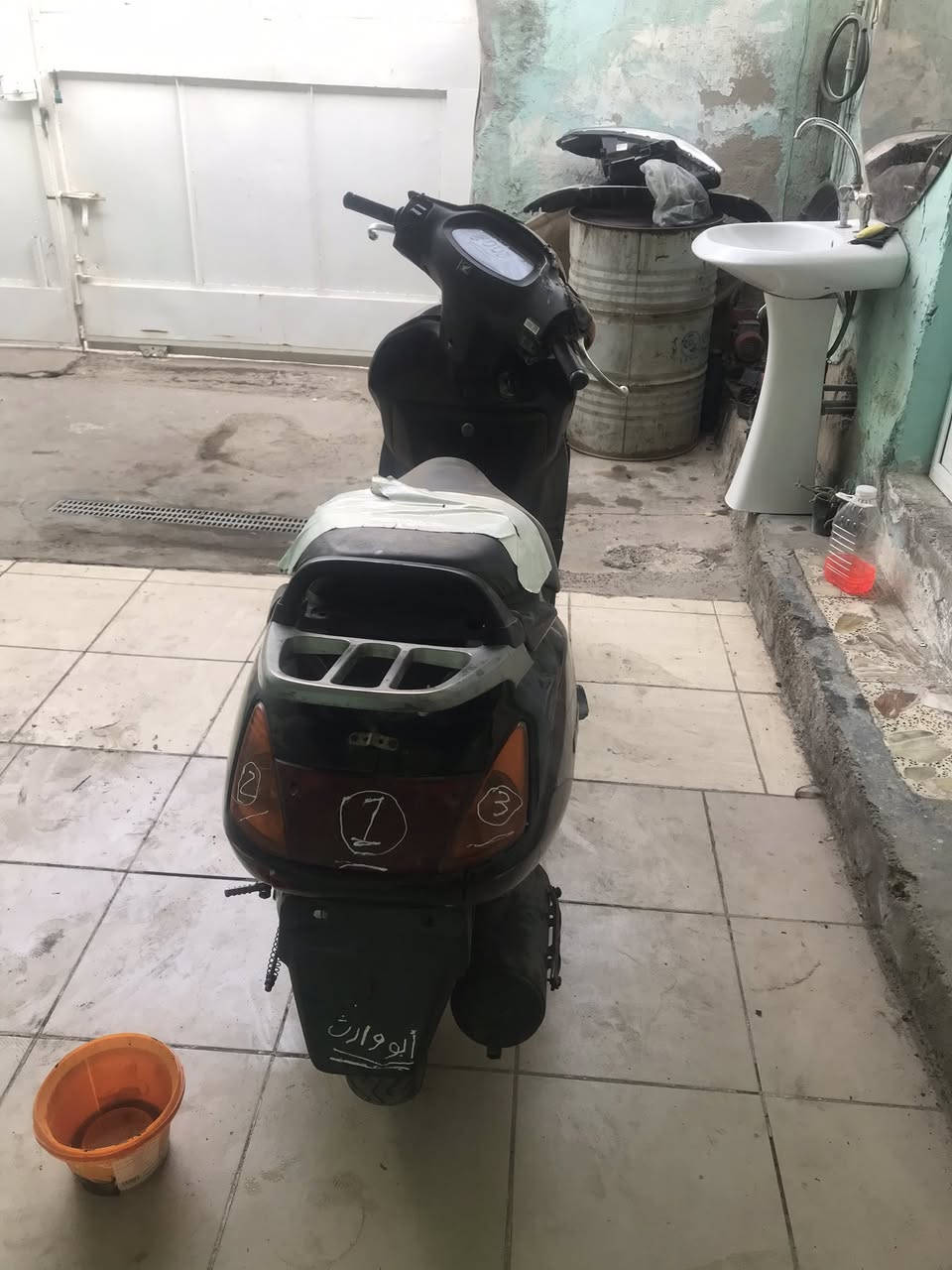 السلام عليكم 
دراجه سبيسي ياباني تركته فتره وطفت بعد ما شتغلت مادري كطعت نار يمكن درتله دهن وماكو اني لعبت روحي منه واريد ابيع كوم حديد اكرر كوم حديد كوم حديد 200 الف او اروس واطي فرق مكاني بغداد بوب شآم


**إذا كنت صاحب هذا الإعلان وتريد حذفه لأي سبب، رجاءا أرسل رسالة إلى الدعم الفني**