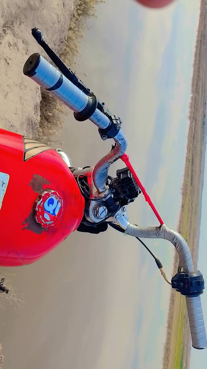 من بعد تحيه السلام
يوجد دراجه نوع ايراني محرك نامه موديل 22 تواير جدد ويل جديد   السعر 250بي مجال للاتصال ***********
