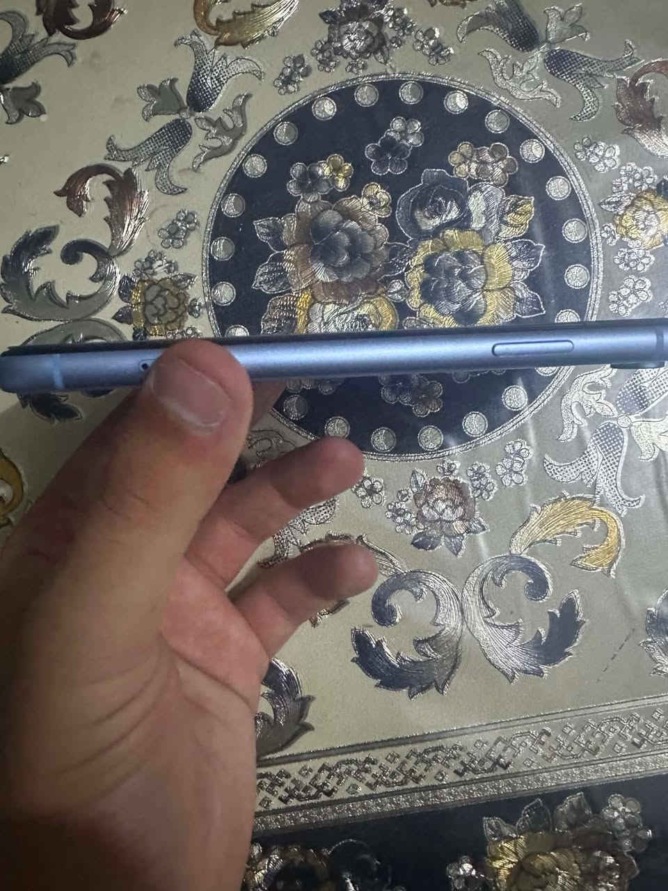 السلام عليكم ايفون XR الجهاز مكفول كفاله عامه من صوت واتصال وكاميرات مكفول فقط بطاريه مبدل وبطاريه اصليه الجهاز مكفول عده البطاريه مبدله مكاني بغداد الدوره السعر ١٧٥ وبي مجال قليل ***********واتس
