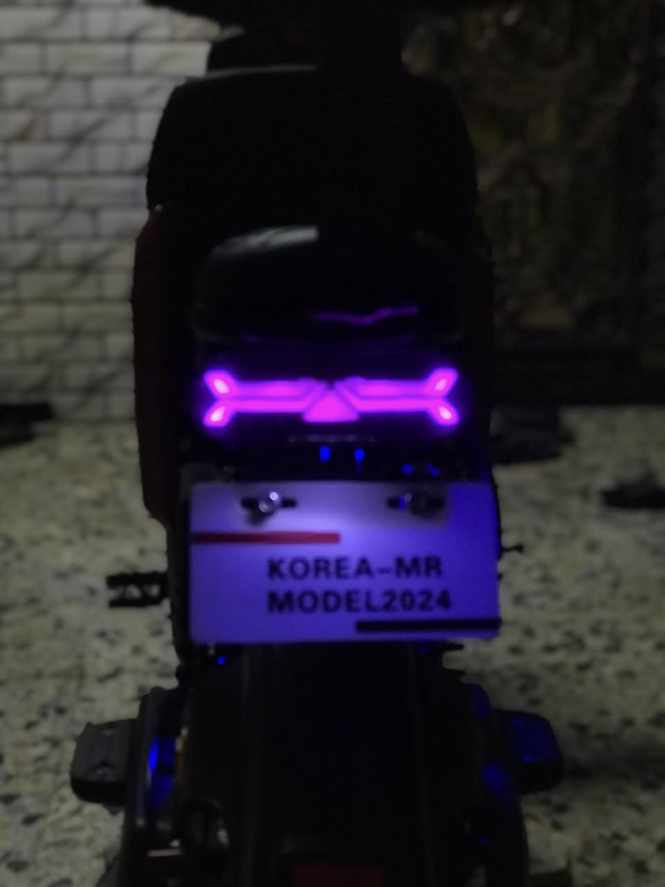 السلام عليكم دراجة r9 نضيفه مثل ما تشوف وبطاريات جدد 
كلشي وياه شاحنه و مرايات و كلشي شغال بيه مــن الكهربائيات والسعر 300 قفل قفل والعنوان البصره الكزيزه


**إذا كنت صاحب هذا الإعلان وتريد حذفه لأي سبب، رجاءا أرسل رسالة إلى الدعم الفني**