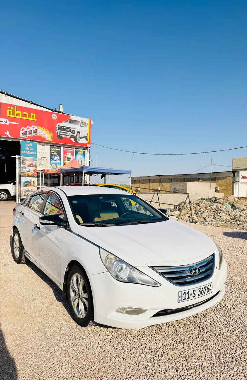 #لبييييع_ (هيونداي سوناتا 2012 - خليجي) 🚗✨السيارة بحالة ممتازة  بيها قطعتين بابين  صبغ بيها ملاحضات بارد جدا بسيط 
 المواصفات العامة:: خليجي المحرك: 2400 دوش (المرغوب)الكير والمحرك: مكفولات وبشرط الفحص🌟
 المواصفات
 والكماليات:شفتات سرعة بالستيرن (تبديل شفتات)
تحكم ستيرن جهتين

تبريد قطعتين (ثلج ما شاء الله)
نظام ECO الاقتصادي لتقليل صرف الوقود
إشارات بالمرايا الجانبية +
 السيارة
كهربائيات السيارة كلها شغالة 100%🛠️
 الوضعية والمستهلكات:باتري جديد (مبدل حديثاً)
طقم تايرات جديد (مبدل قبل 3 أشهر فقط)📜
 الوضعية القانونية:تحويل السنوية ثاني يوم مباشرة
 (جstep جاهزة للتحويل)💵 السعر: 114 ورقة 
 وبيه مجال  المعاينة.📞 للتواصل والاستفسار  مكاني بابل المتحتيه ***********
:
