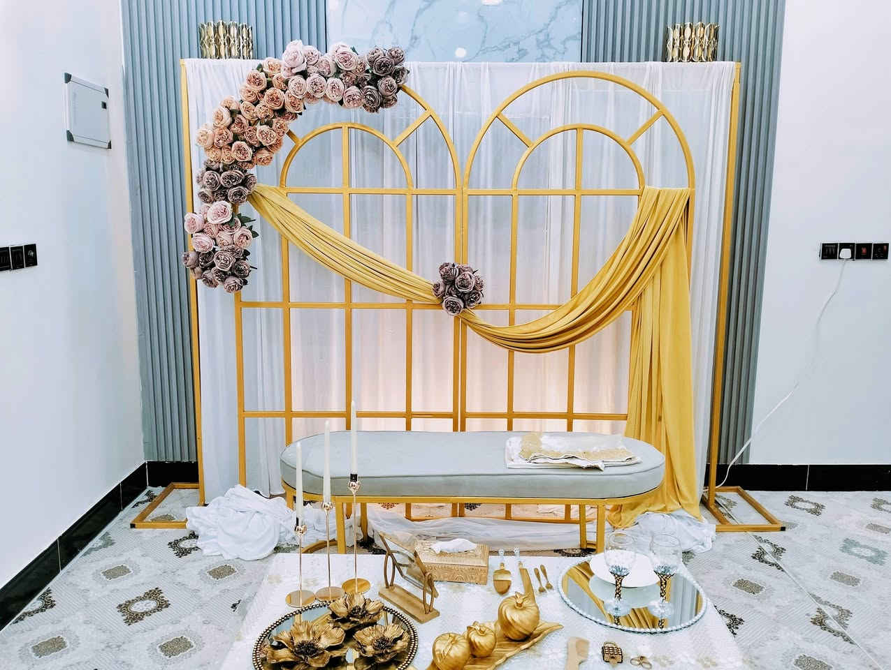 مشروع كوشات للبيع في الشطرة 
كوشات للببع تحتوي على التالي : شازلون حديد عدد 2 ، استان حديد 2 ، قوس معيني عدد 1, شمعدان حديد ابو 5 كلوبات عدد 2 ، شمع دان حديد ابو 5 كلوبات مربع عدد 2 ، اقماش نوع فيزون متعدد الالون ( ابيض ، احمر ، ذهبي ، ازرق ، وردي ، ازرق ، بنفسجي ،ماروني امايون ، احمر ) قياسات من 8-10 متر ، ورد انواع ( باقات و اغصان شبوي ، وعدة انواع ) الاكسسورات على ميز انواع هواي صواني بياضات اكلاصات شمع كلشي ما تحتاج كلهن جاهزات .
#اني_مكلف بالنشر التفاصيل 
للاستفسار من صاحبهن اتصال او واتساب  *********** 
العنوان - ذي قار - الشطرة .
