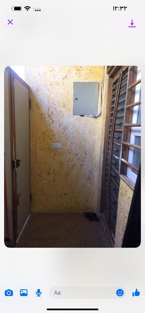 سلام عليكم 
بيت للايجار مساحه البيت 50 متر طابقين غرفتين فوك صحيات وطابق الارضي طارمه وصحيات خارجيه وصاله مفتوحه اوبن ع مطبخ  العنوان/مجسر الامام العباس ع خلف مطعم العزاىم بيت مجهز بمنضومه انترنيت وخط مولده وسخان وكاونتر وسبالت وماطور مي البيت جديدونظيف بس جيب غراضك وتكعد لاتنظف ولاتعب روحك سعر الايجار 550 رقمي ***********
