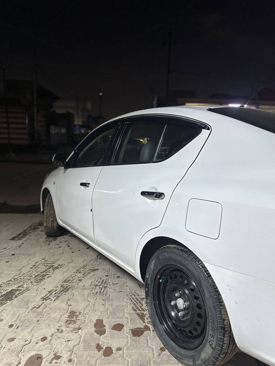 السلام عليكم ، ارجو قراءة المنشور بالكامل 🙏🏻
راح اذكر تفاصيل السيارة كلها اقرة المنشور وراها اتصل وتدلل وتشلع عيوني ♥️
-
نيسان صني هندي بليتة زركة
موديل ٢٠١٩ مواصفات عادية
جام امامي كهرباء والخلفي جوبي
تحكم ستيرن
تحكم مري كهرباء
رقم بغداد الجديد تحويل مباشر ثاني يوم
السيارة قبل شهر ونص تقريباً رتبتها :
♦️ كشنات السيارة مغلفة بلاستك جديد
♦️ ارضية السيارة مغلفة ببطانة فوك البلادية
♦️ شاشة مع كفر التبريد كامل وكاميرا خلفية
♦️ راديتر تبريد جديد اصلي وتنظيف دكتات التبريد يعني من يجي الصيف ما يحتاجلك اي صيانة
♦️ درايم شفتات جدد اصليات مو تجاريات
♦️ تخم تايرات وويالة جدد 
وقبل اسبوع شديتلها باتري اينديگو اصلي جديد وبلكات وفيت بم اصليات
-
نواقص السيارة :
- بيها تنقيص دهن وخربطة بالمكينة ورحت فحصتها كلولي مكينتها دتكوم فاذا تريد تجفت او تريد تبدلها بكل الأحوال اساعدك بمصاريفها واوجبك بيها وادزك على فيتر مضبوط اذا ما عندك فيتر واني حاضر ..
السيارة بيها نص الباب الخلف السائق صبغ فقط وما بيها اي صبغ ثاني غيرها .. 
وبيها طخات بارد واضحات ما مصلحهن لأن ما مبينات وحتى المشتري ما يشوفها بالسونار قطعة كاملة
-
مكان السيارة بغداد الدورة ابودشير
شوف السيارة وتفاصيلها واتصل وتشلع عيوني
***********
