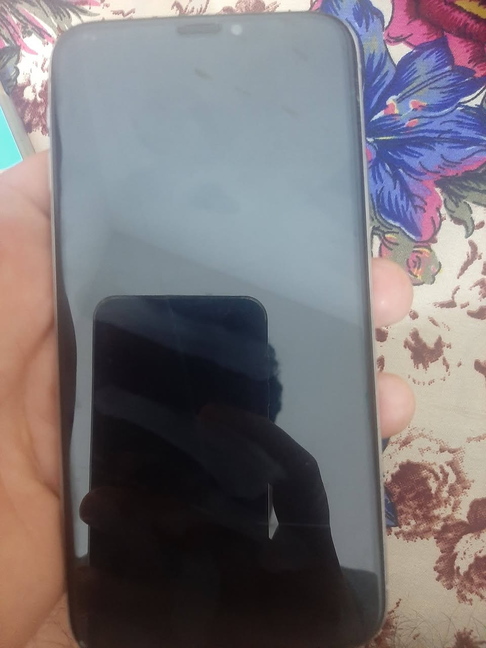 عادي X
مبدل فقط بطاريه 100نوعيه زينه ما تصرف 

السماعه الفوك ما تشتغل يعني بل اتصال بس سبيكر 

الكامره ال أماميه ما تشتغل وكع مني ولطشت 

الجهاز الشاصي نضيف حلو ذاكره 256 جبيره 

السعر خاص عل رقم ***********

