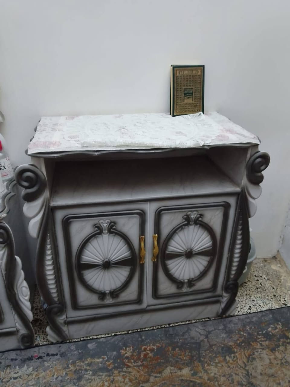 السلام عليكم غرفه للبيع السعر مليونين و200 الشراي هذا رقمي ***********
