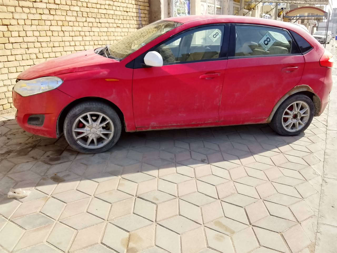 السلام عليكم . شيري فلاوين 2013 رقم نكليزي سنويه 29 كير ومحرك بلاد بيه تبخير والمشط بي دكدكه كهربائيات كله شغال كيجات ورون وكيلو متر وجام وشاشه وسنترلك ولايت زنون وتبريد شغال سعره 28 وبيه مجال مكان السياره العماره***********
