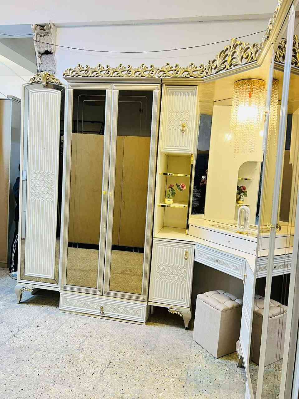 غرفه نوم تركي 🇹🇷🔥
9 قطع ملكية ميز تواليت داخلي 
كنتور زاويه كوالتي عالي سجج هايدروليك شازلون مخزن اناره ميز تواليت 🌞 صبغ حراري برغي وجوي حديد يده ذهبي حديد ضهر بلوك جام برونزي قماش وتر بروف خشب ثقيل سعر جديد 3 مليون سعر الحالي مليون و 700 بيهه مجال 
مع شد ونقل مجاني داخل بغداد 🧑‍🔧🚛 نضافة 90 💯 ((محافظات ب كروه رمزية))


**إذا كنت صاحب هذا الإعلان وتريد حذفه لأي سبب، رجاءا أرسل رسالة إلى الدعم الفني**