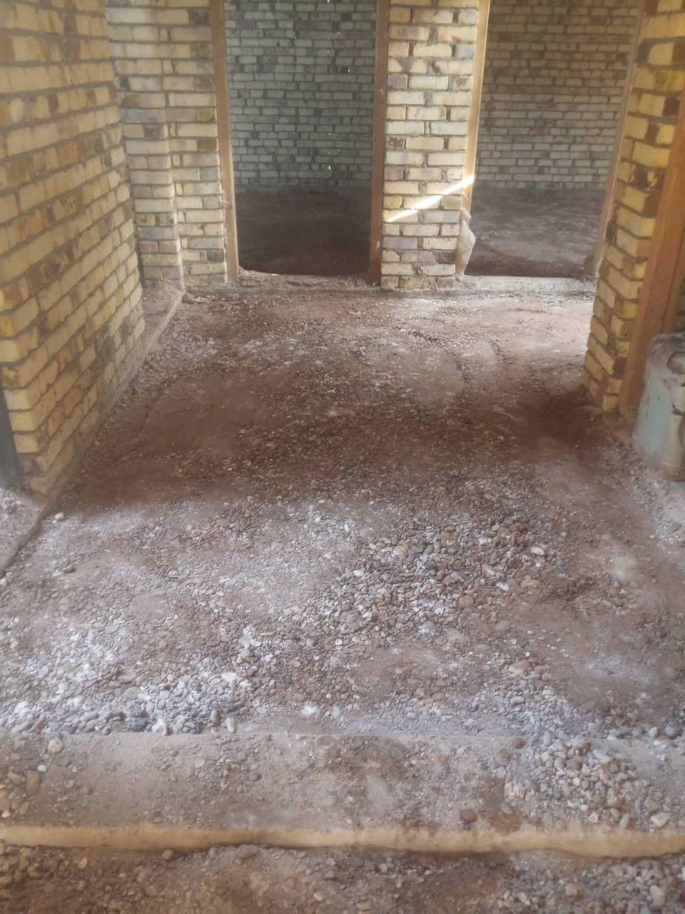 يوجد عمال لكافة الأعمال الشاقة تصعيد مواد عالضهر +فرش سبيس وحدل +صب ارضيات  +تصعيد تراب تنضيف بيوت من جص وأنقاض+تكشير تفليش تشميع بتلو  +غسل بيوت ونقل غراض بيتً تشميع شغلي درجة اولى رقمي بأنسب الاسعار ***********
