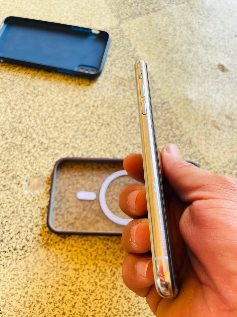 📱 آيفون X للبيع
• الذاكرة: 256GB
• الشاشة: وكاله
• بصمة الوجه: شغاله
• باقي الميزات شغّالة 100٪
• التصوير: فول 📸
ملاحظه: الجهاز مامفتوح ولاداخل اي صيانه
💰 السعر: 150ألف
📍 المكان: الناصرية – المركز
📞 للتواصل: ***********
