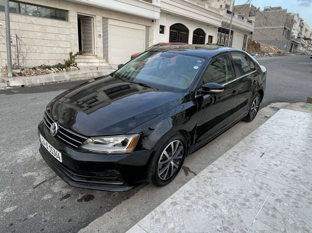 جیتا 2017  se
*سلاید
*کوشن جلد 
*کوشن هیتەر
*تحدید سرعە
*شاشە مەزن
* 3 قتعە و نیف صبغ بێ و صندوق تبدیل شریكه ،پەرەشوت نە ڤەبوینە

*سعر 122 ورقە 
*********** دهوك, العراق
