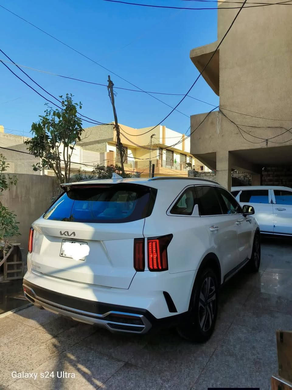 السلام عليكم سورنتو 2023 ماشيه 23 الف 
رقم بغداد الدولي 
مواصفات   السياره جديدة بمعنى الكلمه كلها على لزكات الشركة
كير موس
جنطه كهرباء
كراسي كهرباء عدد ٢
افيكيشن
تشغيل عن بعد
محرك 6V
اربع عدسات
شفتات ستيرن
بعد بيه مواصفات
تلفون ***********
          ***********
