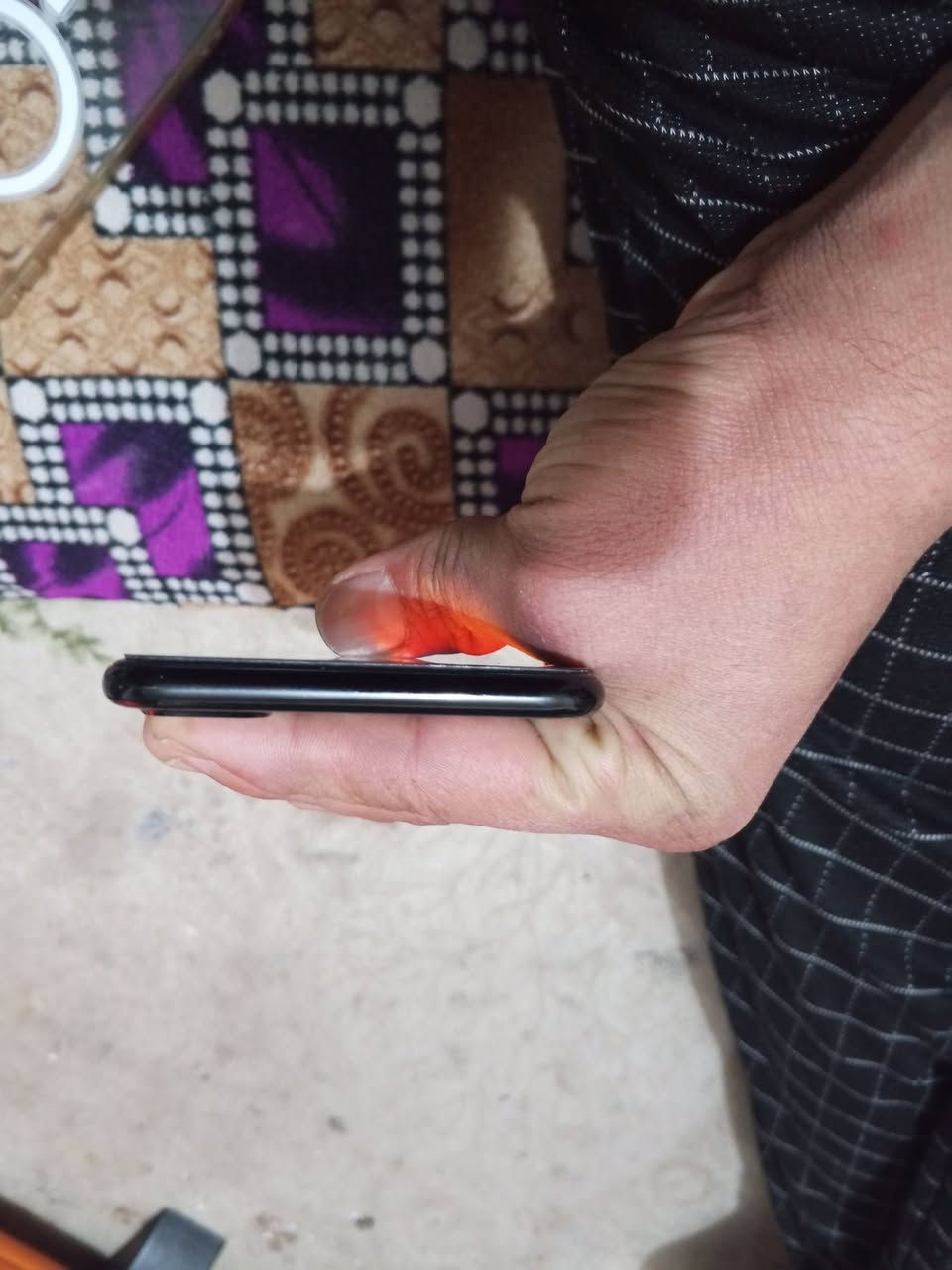 السلام عليكم للبيع جهاز نضيف  كلشي. شغال بي سعره 100 ***********
